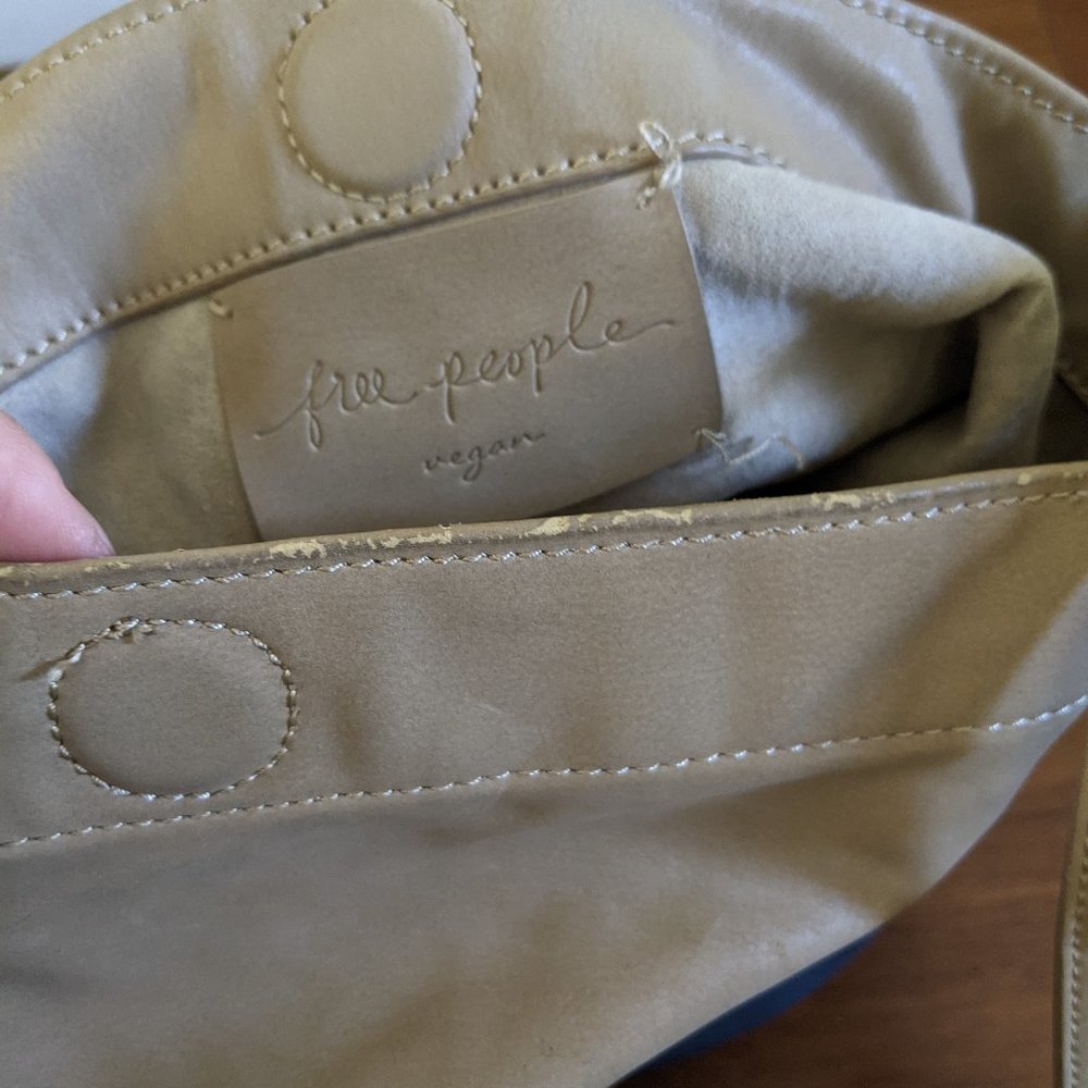 Free People Vegan Hobo Bucket Bag Tan & Blue - Picture 4 of 9